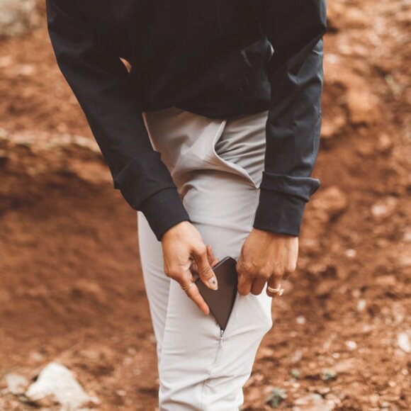 WNDR Alpine Diffuse Women's Pant - Clay (beige cream ivory) - Small - Rare! - Picture 3 of 4